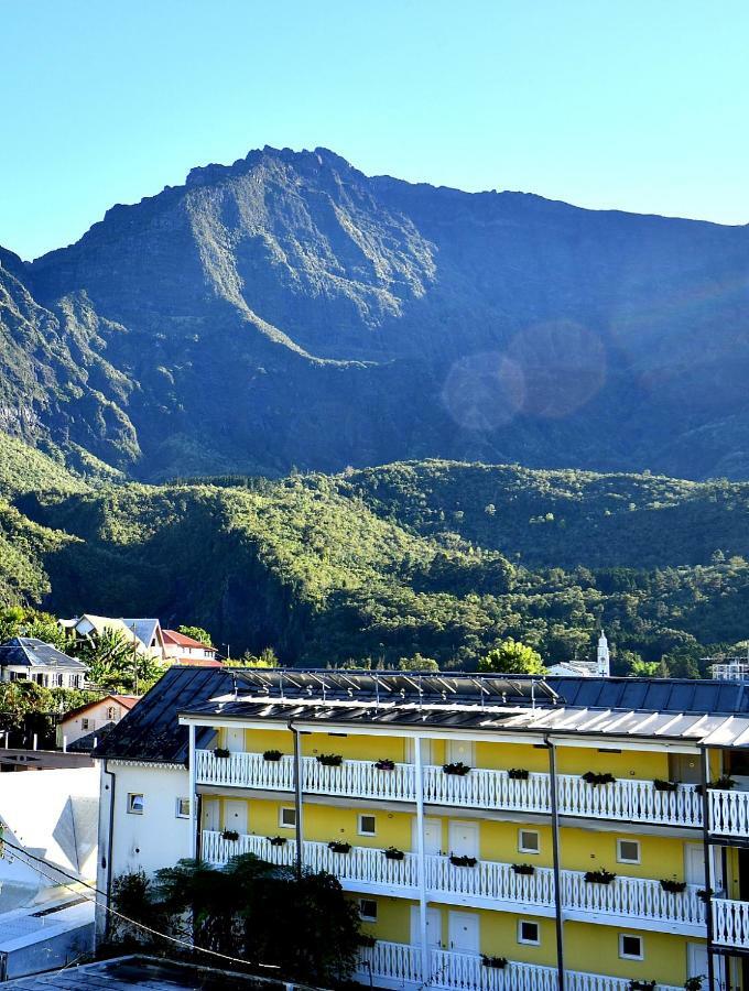 Tsilaosa Hotel Cilaos Bagian luar foto